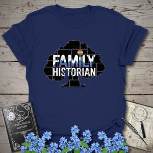 Family Historian T-Shirt - Genealogy Keepsakes Custom Genealogy Gift - Navy S